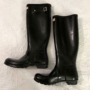 Hunter boots, black size 8!